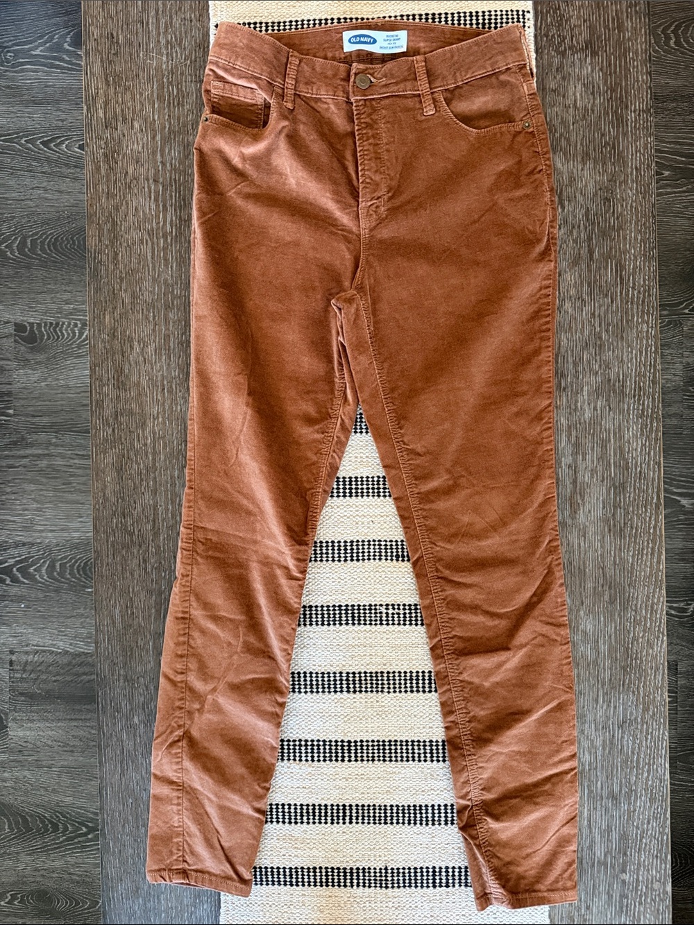 Old Navy Women's Rockstar Skinny Velour Pants in Rust Brown